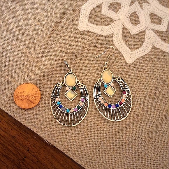 💥SALE💥NEW Bohemian Multi-Color Silver Cut Out Dangle Earrings - Picture 4 of 6